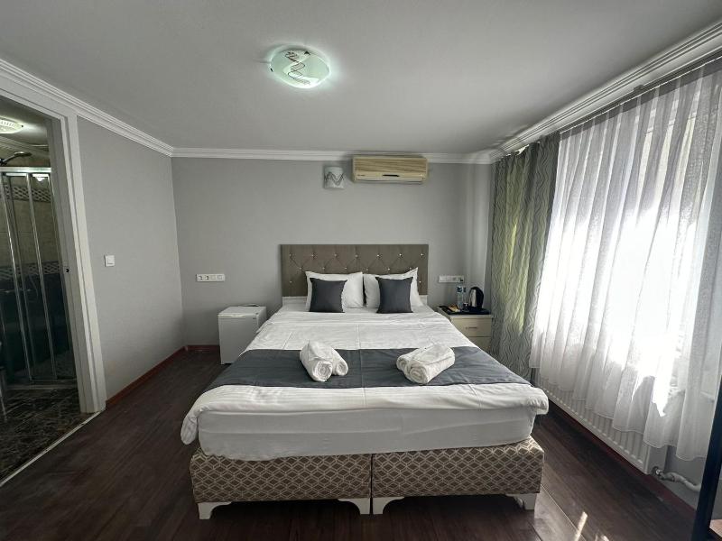 Standard Triple Room image 4