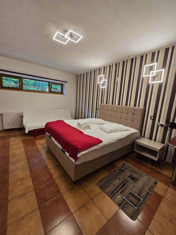 Economy Double Room - Semi Basement Floor - Private Bathroom next to the room image 1