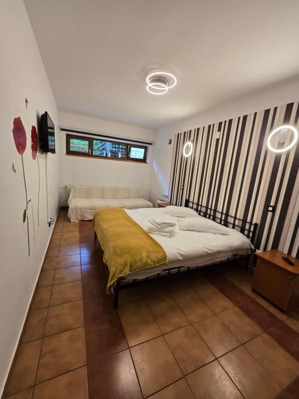 Economy Double Room - Semi Basement Floor - Private Bathroom next to the room image 3