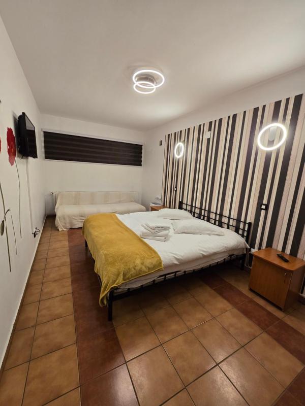 Economy Double Room - Semi Basement Floor - Private Bathroom next to the room image 4