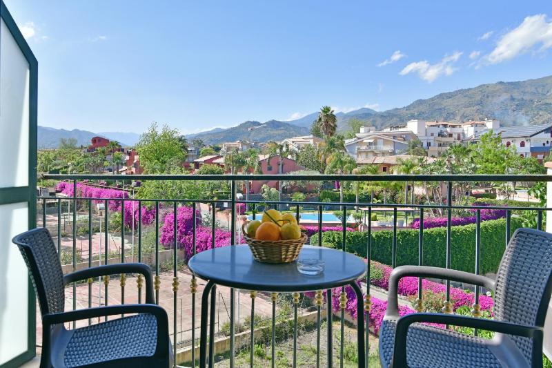 Double or Twin Room with Balcony image 4