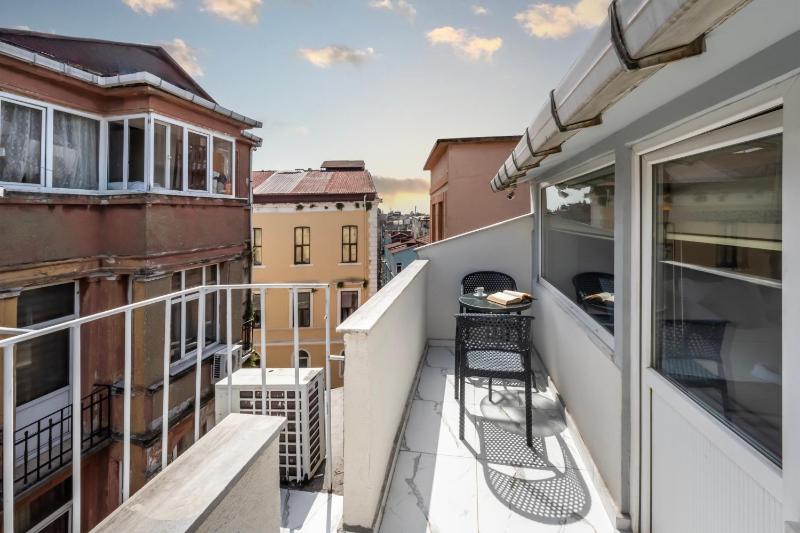 Taksim Trust Hotel - image 11