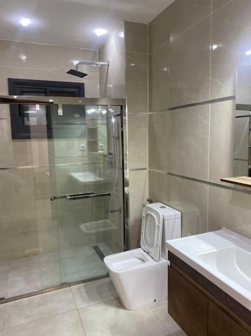 Appartement F2 et F3 au Point E - image 12