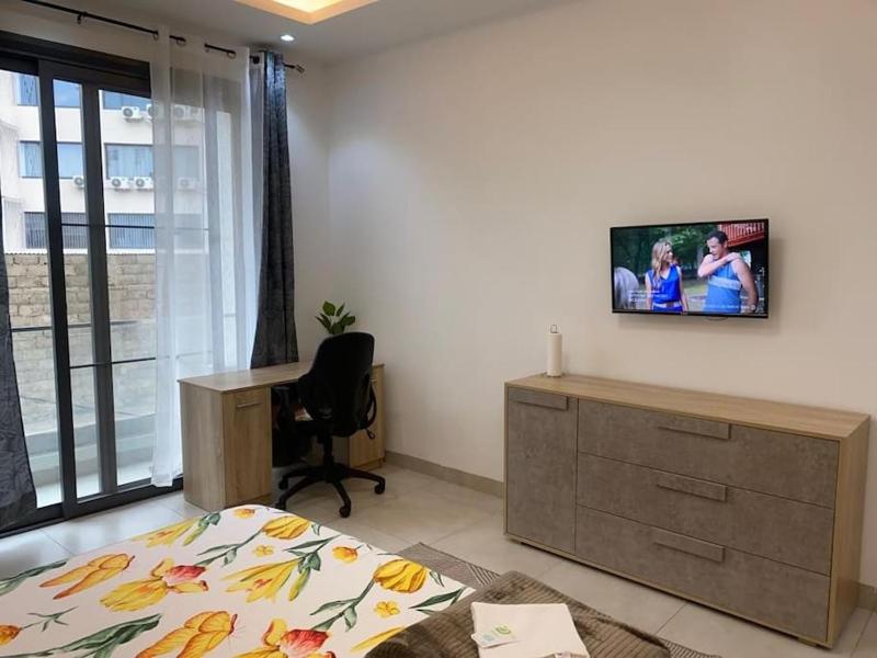 Appartement F2 et F3 au Point E - image 10