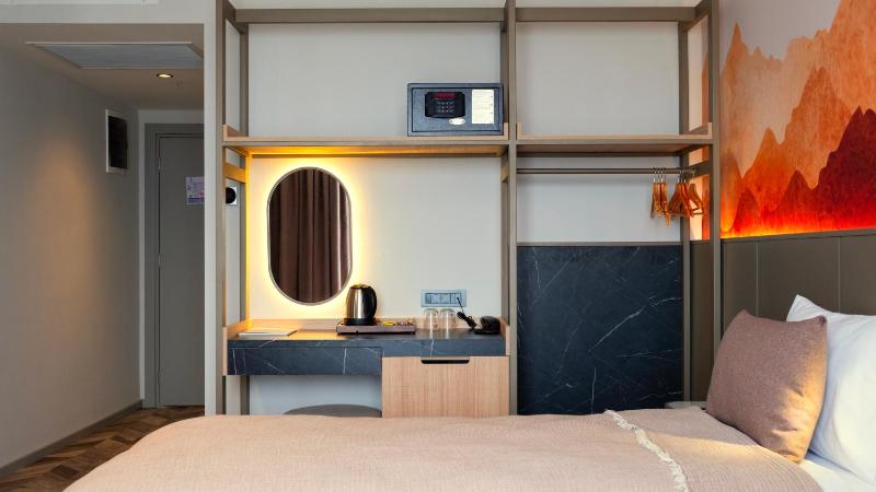 Double or Twin Room with Partial Sea View image 3
