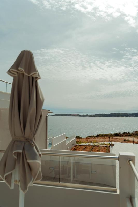 Superior Double or Twin Room with Sea View image 3