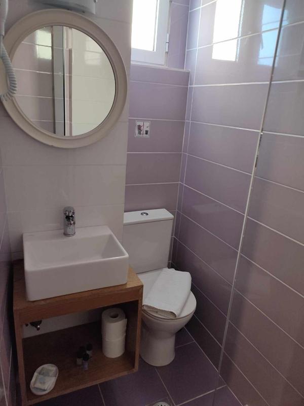 Single Room image 4