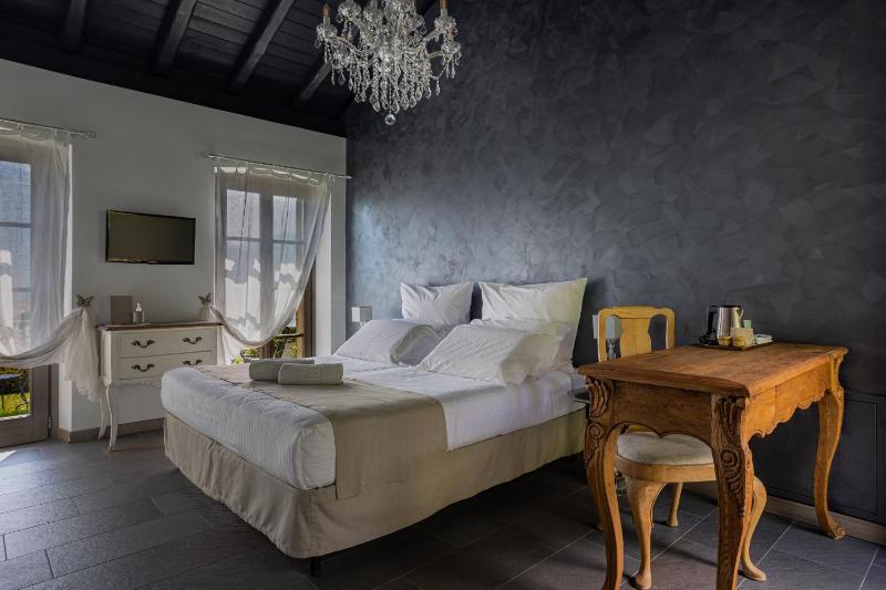 Deluxe Room image 1
