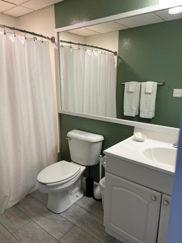 Queen Suite image 3