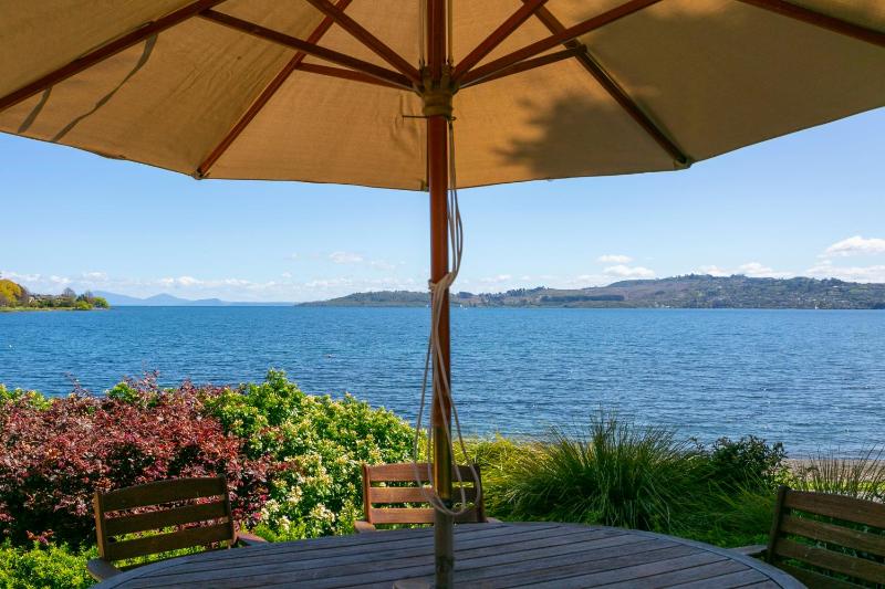 Cascades Lakefront Motel - image 31