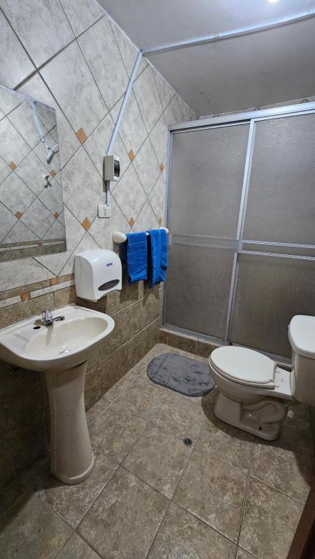 Casa Independiente cerca al Centro en Segundo Piso - Los Profesionales - image 4