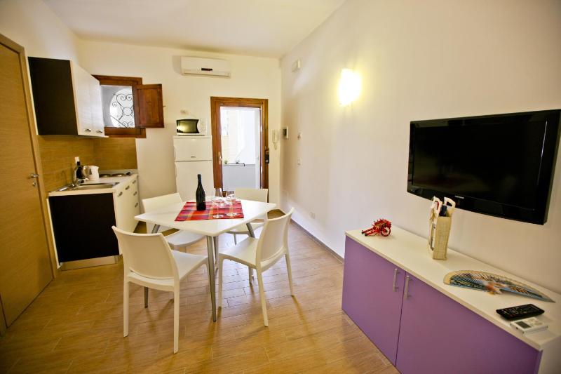 One-Bedroom Apartment image 4