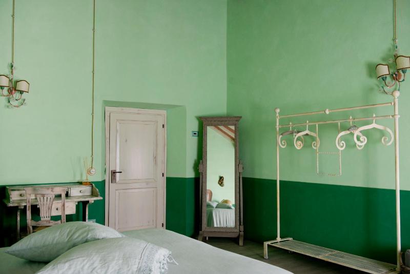 Deluxe Room image 2