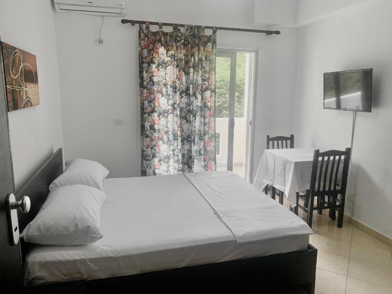 Apartment image 3