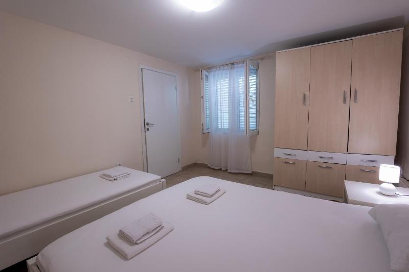 Apartment with Garden View image 3