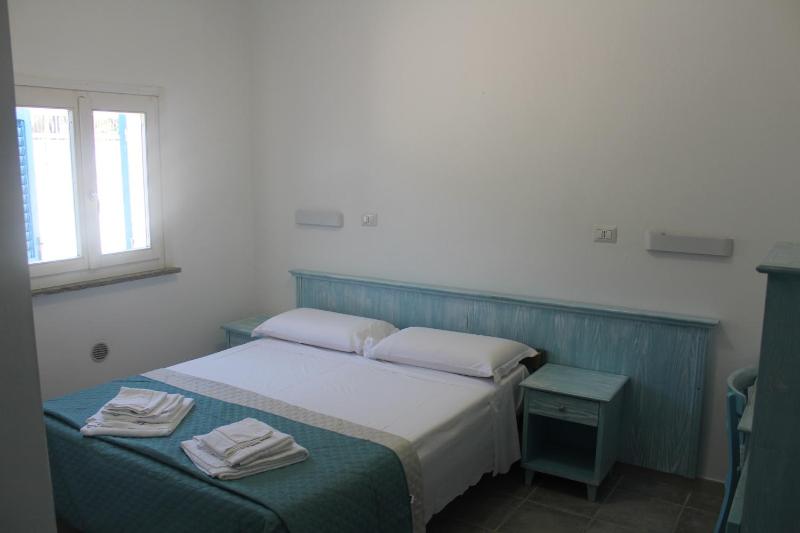 Economy Double or Twin Room image 2