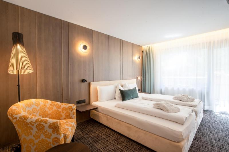 Double Room for Single Use image 1