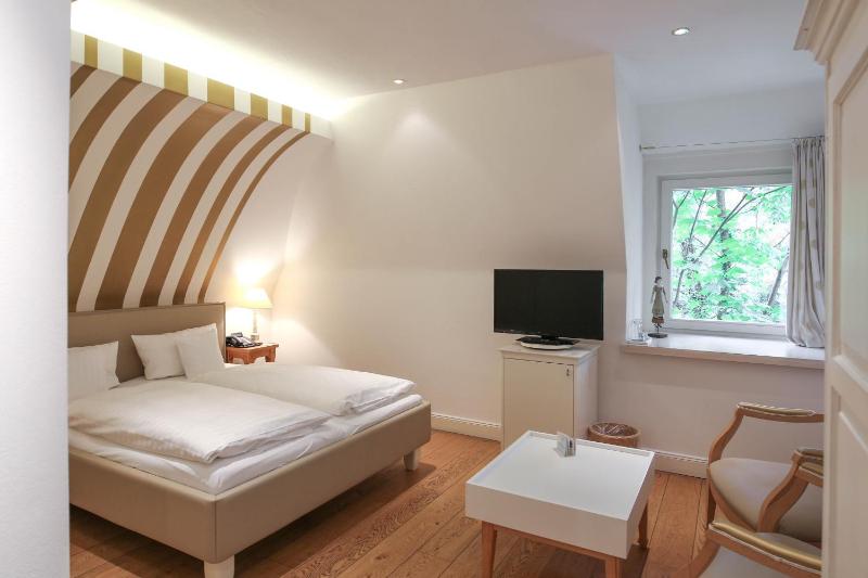 Double Room image 1