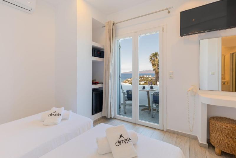 Superior Double or Twin Room with Sea View image 1