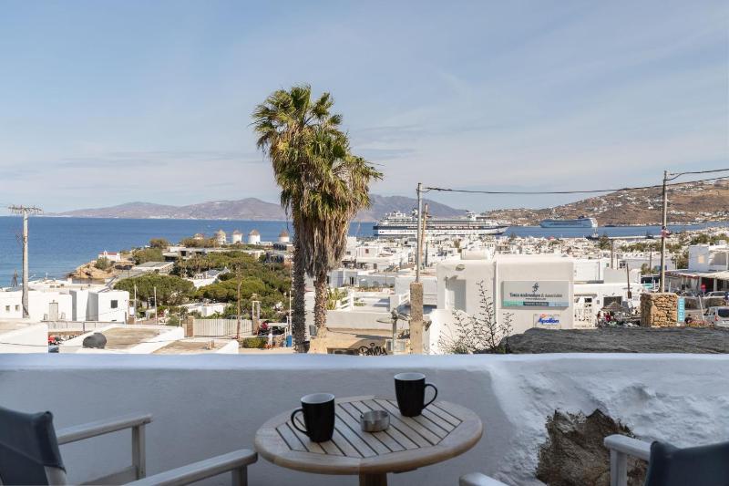 Superior Double or Twin Room with Sea View image 3