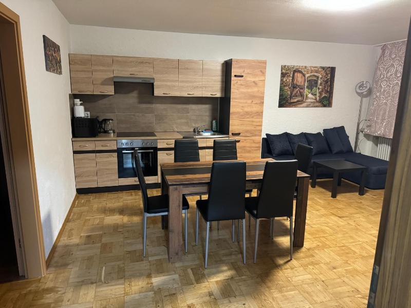 Laras voll ausgestattete Gartenwohnung mit WLAN und TV Images