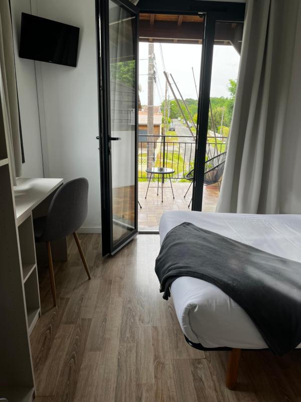 Double Room with Terrace image 3