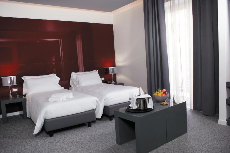 Triple Room with Private Bathroom image 2