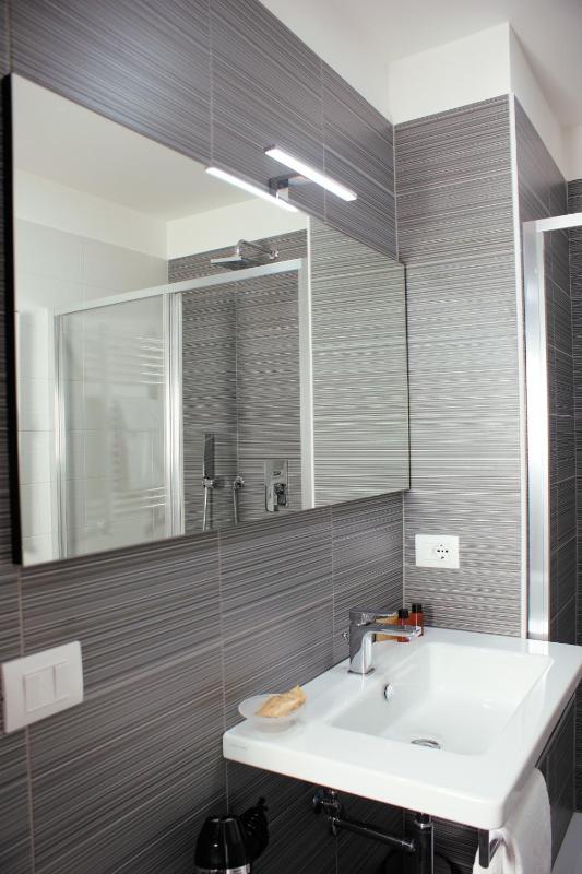 Double Room with Private Bathroom image 2