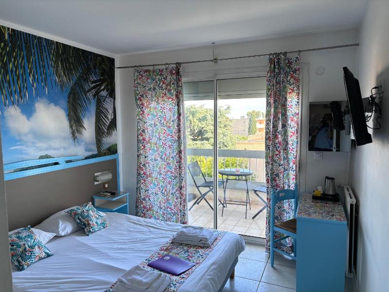 Superior Double or Twin Room with Balcony and Sea View image 3