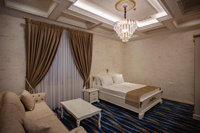 Ervini Boutique Hotel - image 13