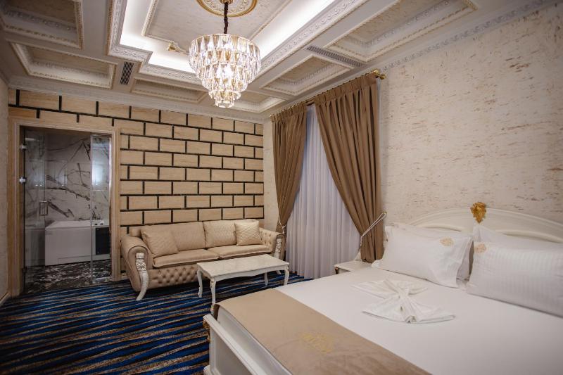 Ervini Boutique Hotel - image 4