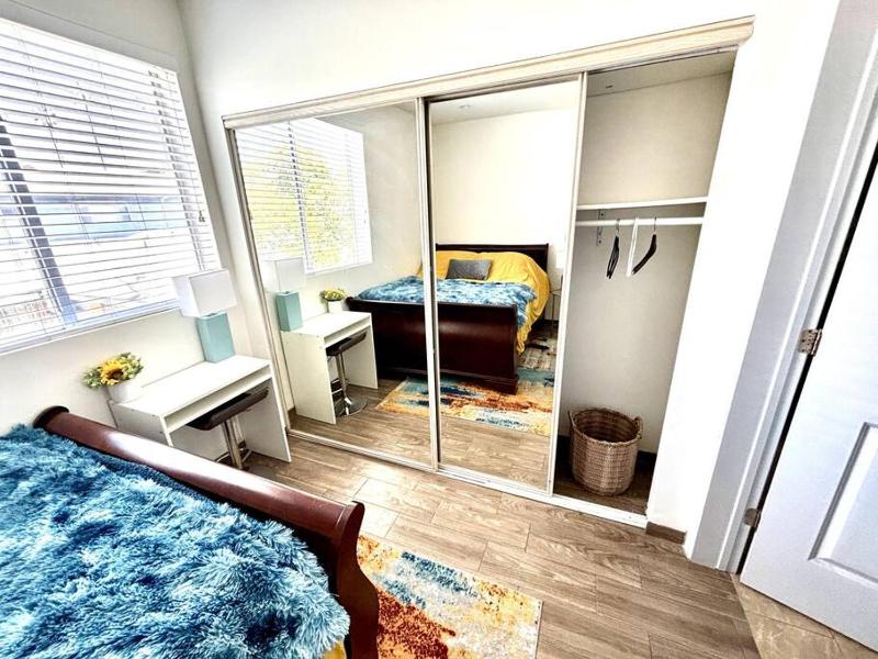 FuLLy LoAdeD ReSerVaTioN 3bed 2ba w Parking - image 13
