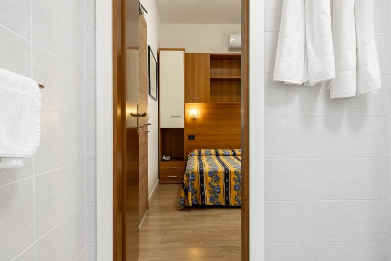 Small Double Room image 1