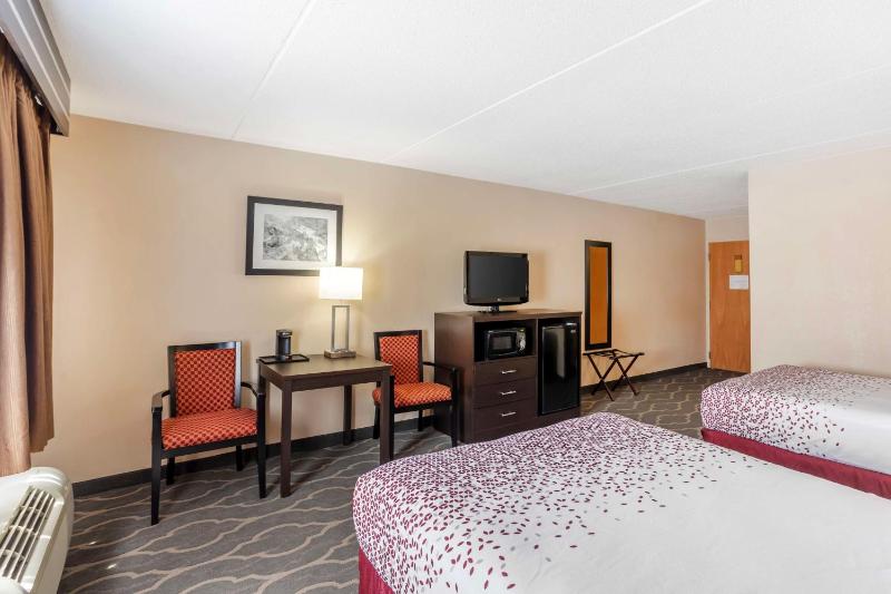 Double Room with Two Double Beds image 4