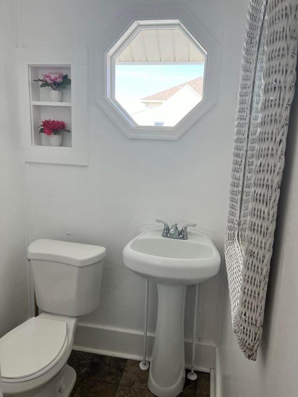Three-Bedroom Apartment with Ocean View image 2