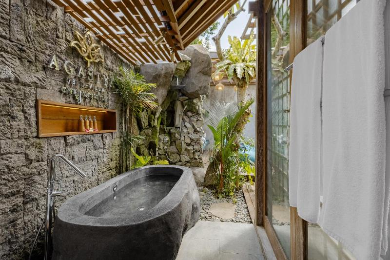 Agastya Ubud Villa - image 4