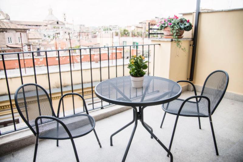 Double Room with Terrace image 4