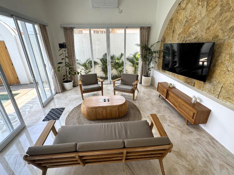 Chic Brand New 4 BR villa with Pool near The Beach - image 17