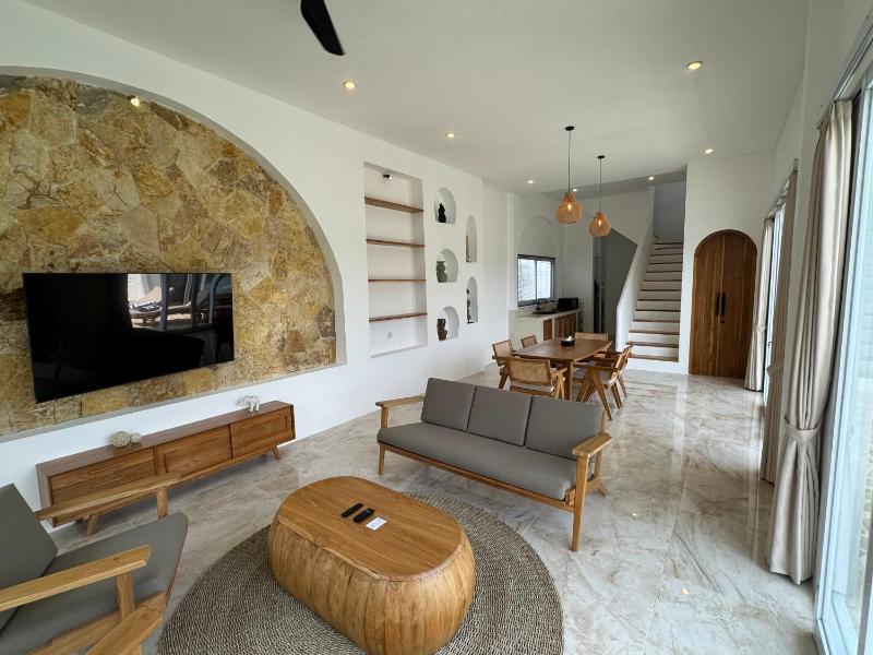 Chic Brand New 4 BR villa with Pool near The Beach - image 6