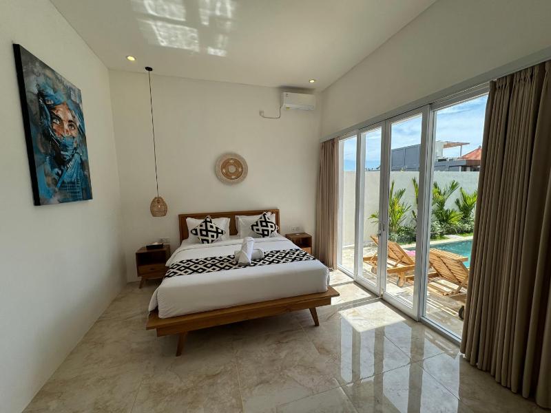 Chic Brand New 4 BR villa with Pool near The Beach - image 30