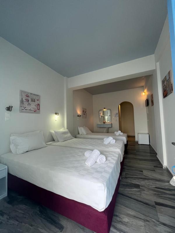 Triple Room with Panoramic Sea View image 4