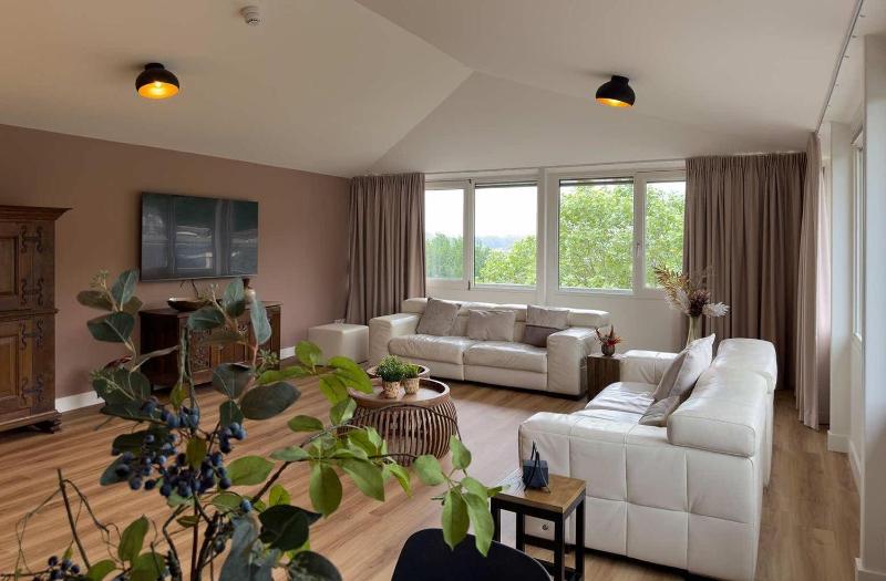 Deluxe Family Suite image 1