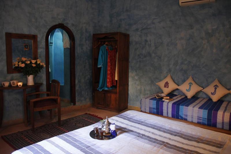 Riad Azenzer - image 10
