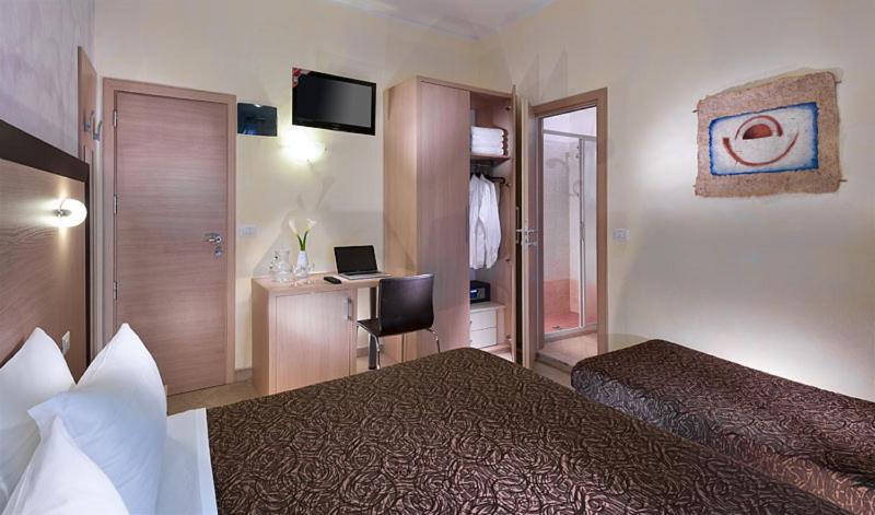 Triple Room image 1