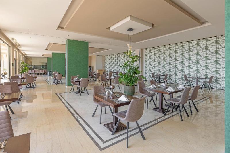 KRESTEN ROYAL Euphoria Resort - image 2