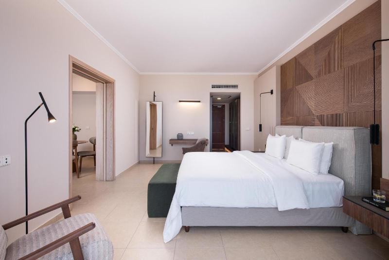 Royal Suite with Sea View image 4