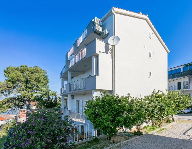 Apartments with parking space Podstrana Split - 6072 - image 39