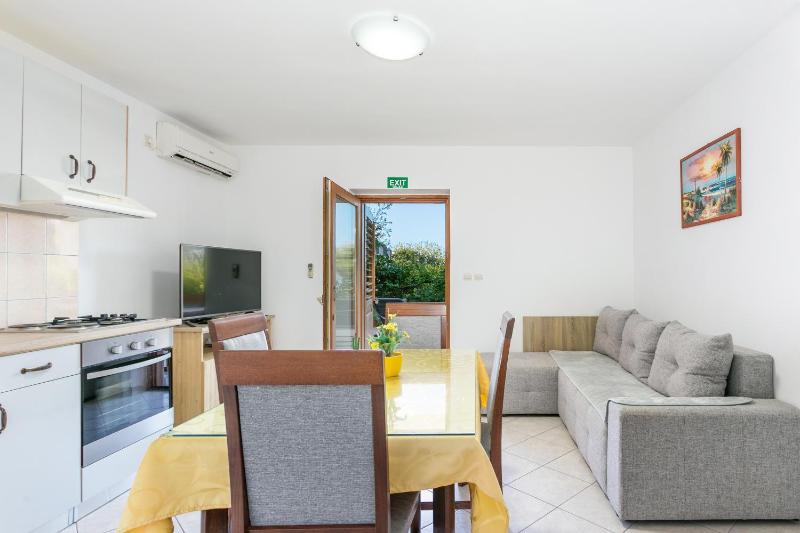 Apartments with parking space Podstrana Split - 6072 - image 34