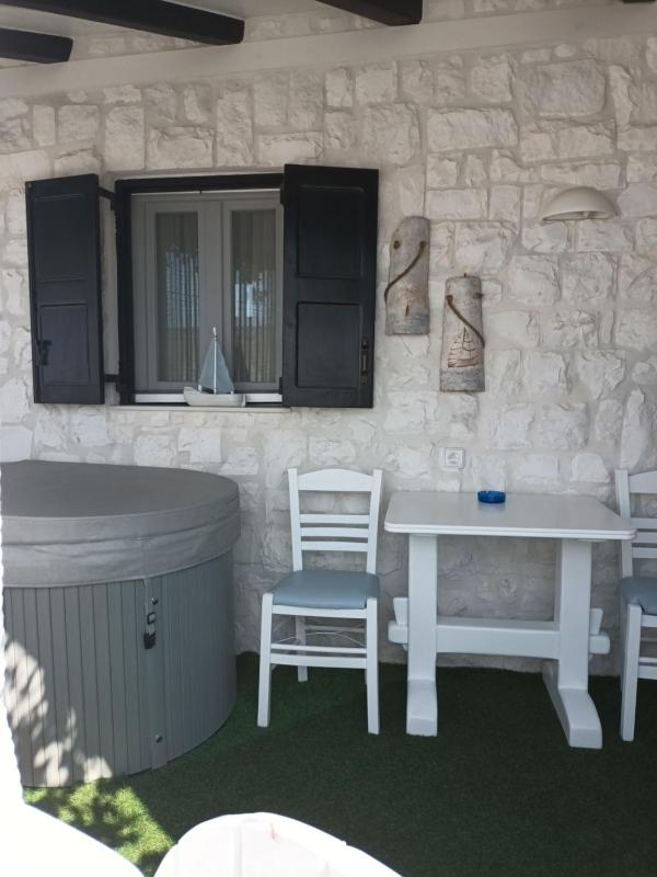 One-Bedroom House image 1