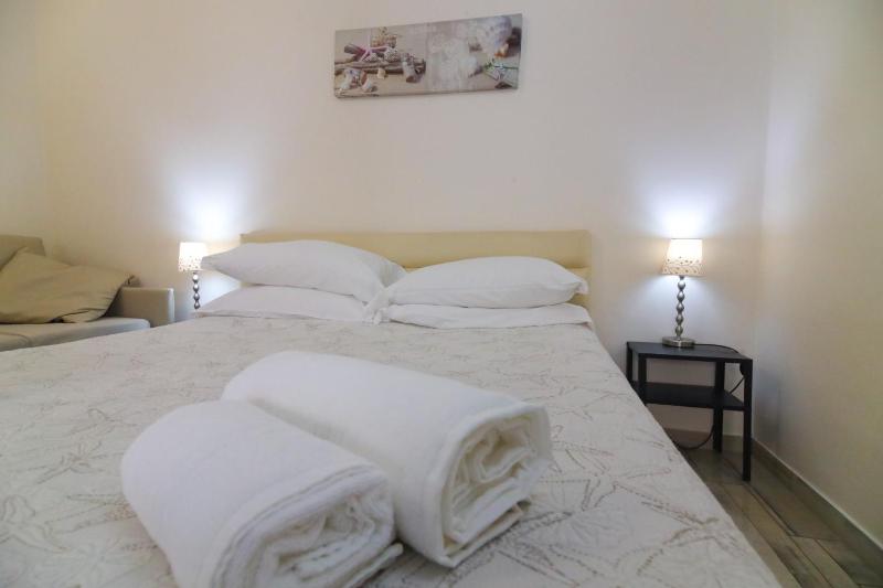 Family Room with Garden View image 4